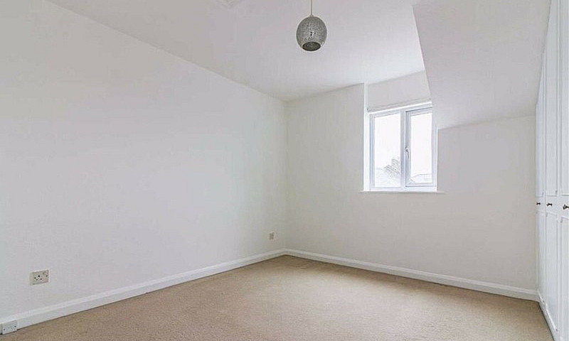 Lovely 2 Bed House W...