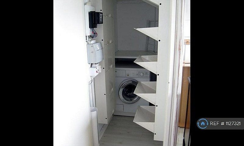 1 Bedroom Flat In Wi...