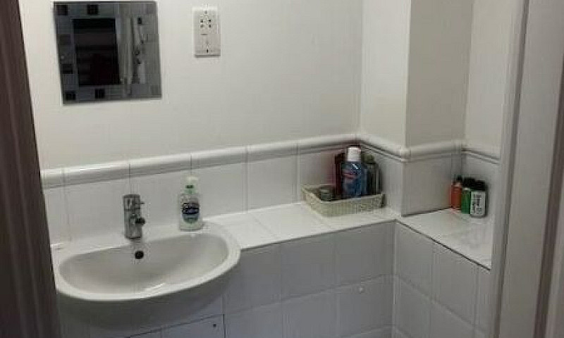 2 Bedroom Flat In Th...