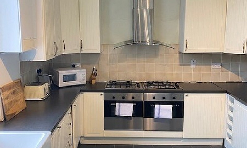 Hmo 7 Bedroom Lounge...