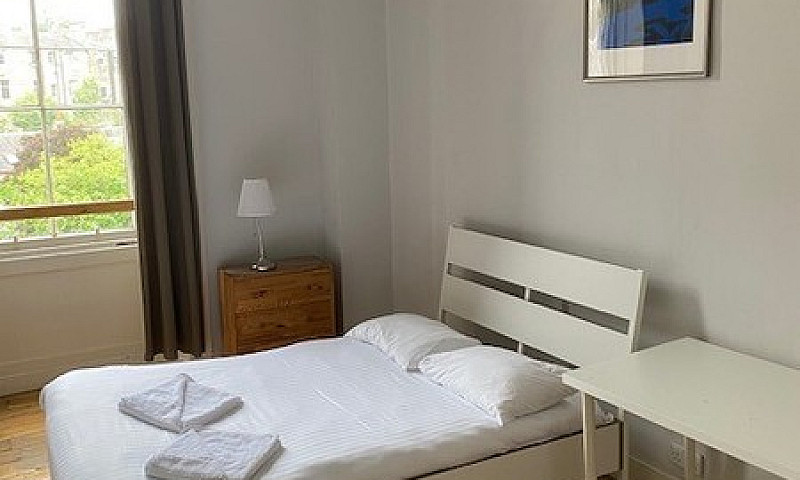 Hmo 7 Bedroom Lounge...