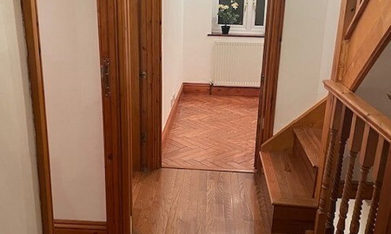 5 Bedrooms Property ...