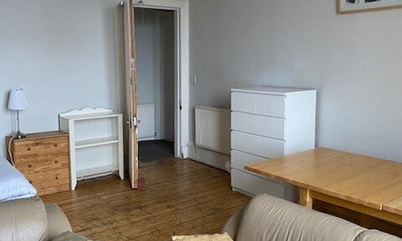 Hmo 7 Bedroom Lounge...