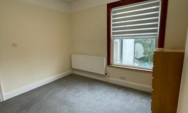 1 Bedroom Flat In St...