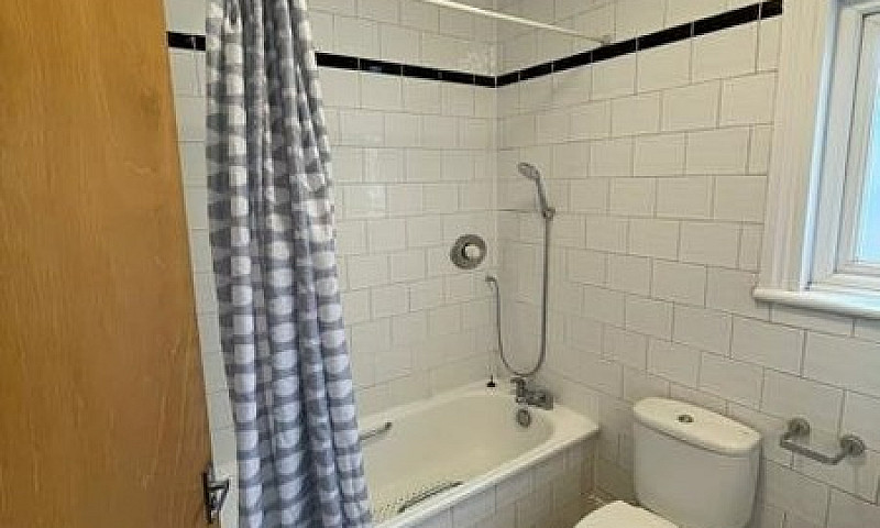 1 Bedroom Flat In St...