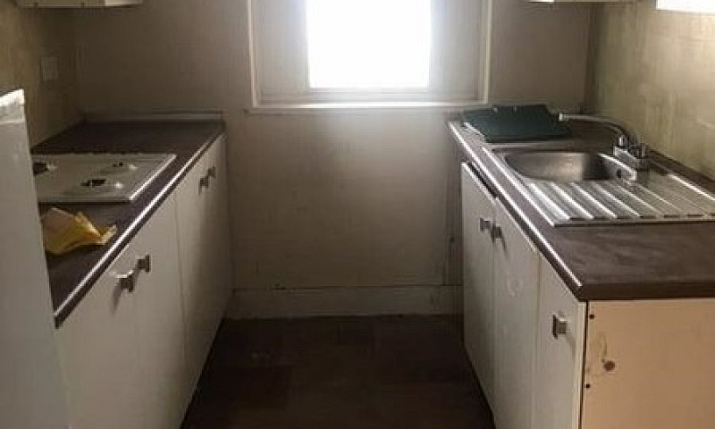 2 Bedroom Flat In Du...
