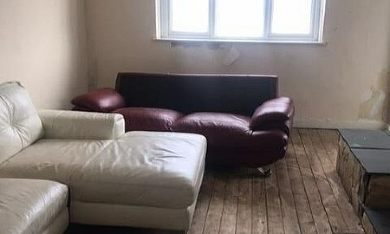 2 Bedroom Flat In Du...