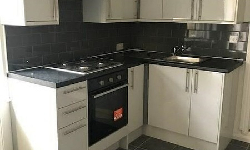 3 Bedroom Flat In Wh...