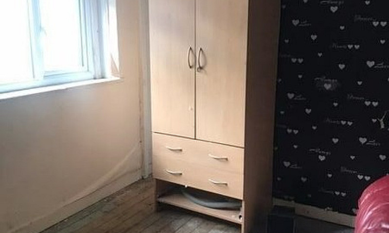 2 Bedroom Flat In Du...