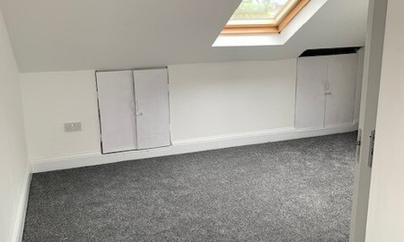 3 Bedroom Maisonette...