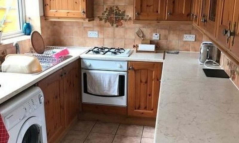 2 Bedroom House In S...