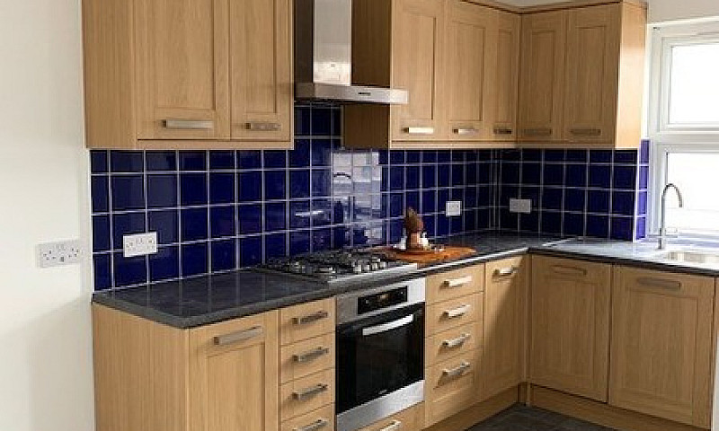 3 Bedroom Maisonette...