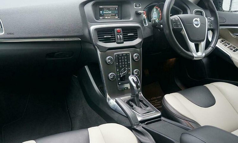 2015(64) Volvo V40 1...