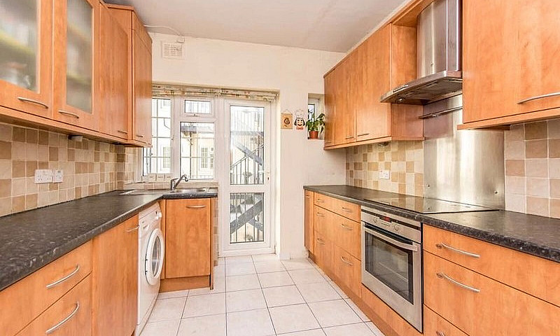 3Bc - Spacious Quiet...
