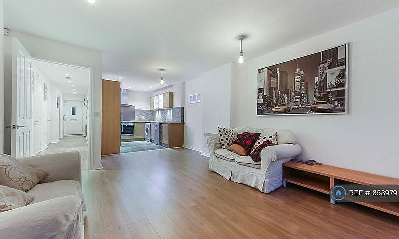 3 Bedroom Flat In Co...