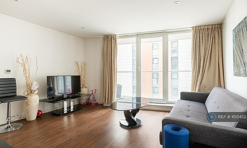 1 Bedroom Flat In Th...