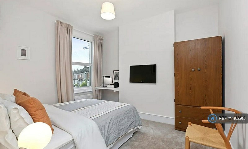 4 Bedroom House In L...