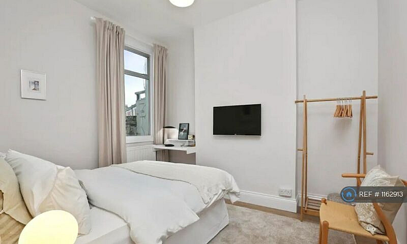 4 Bedroom House In L...