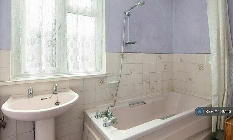 3 Bedroom Flat In Fl...