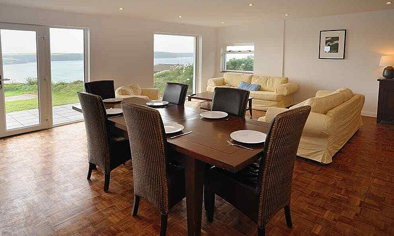 4 Bedroom House In H...