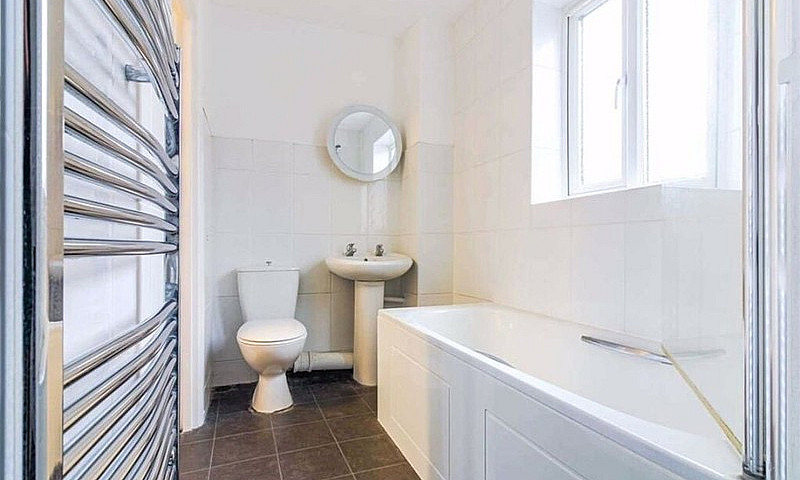 Lovely 2 Bed House W...