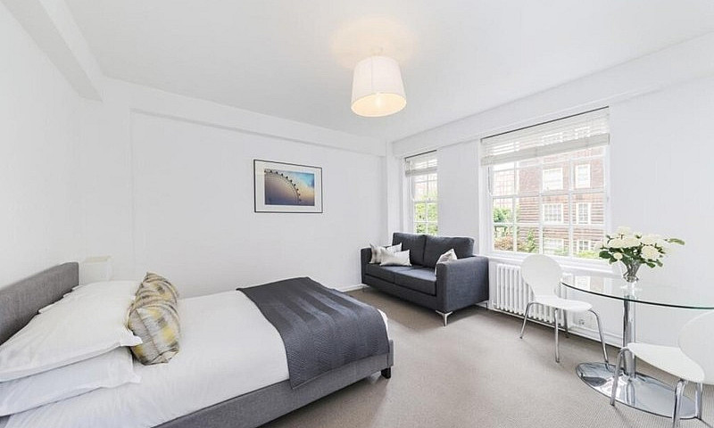 Furnished Studio Lon...