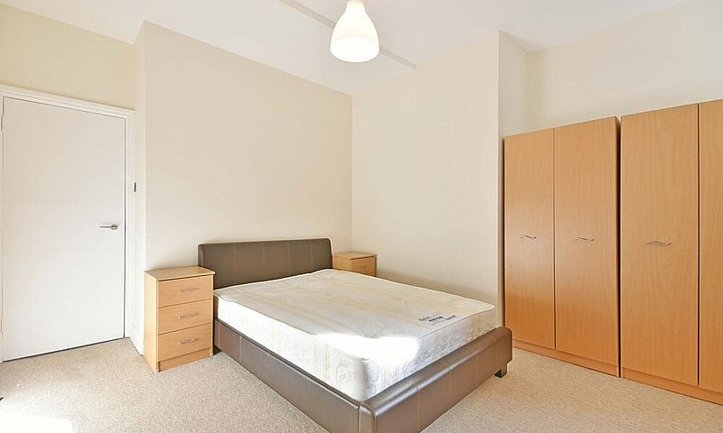 Luxury One Bed Flat ...