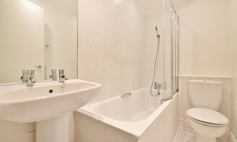 Luxury One Bed Flat ...