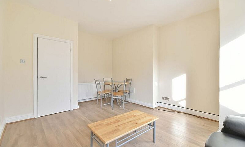 Luxury One Bed Flat ...