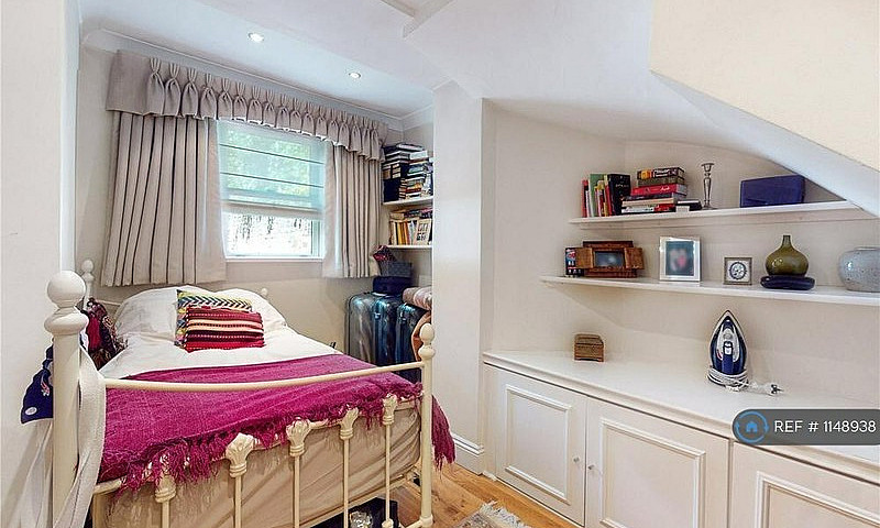 2 Bedroom House In W...