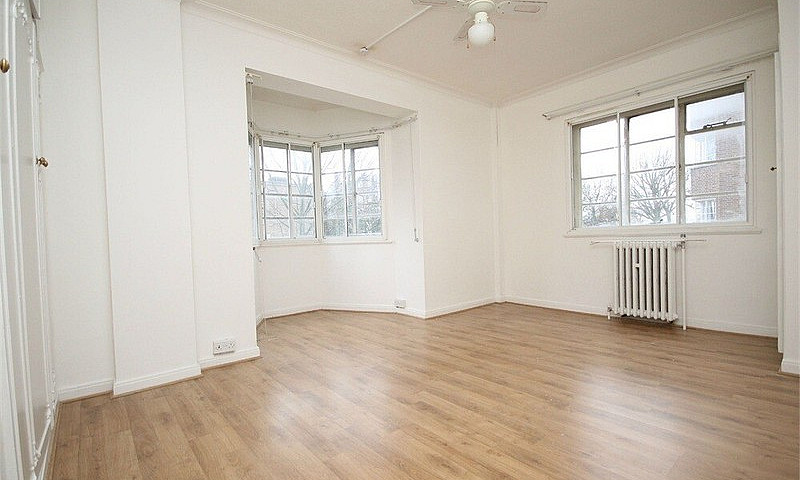 Spacious 4 Bed Flat ...