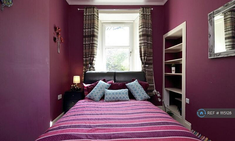 2 Bedroom Flat In Dr...