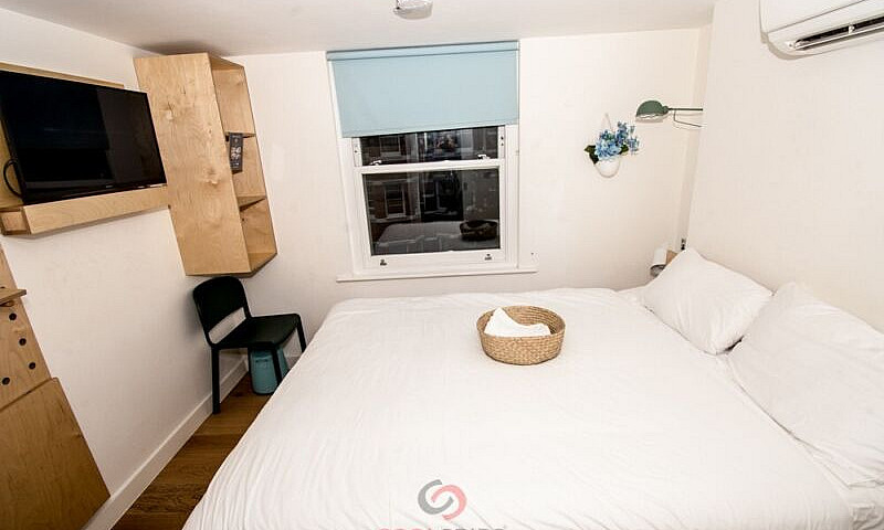  Double Studio Apart...