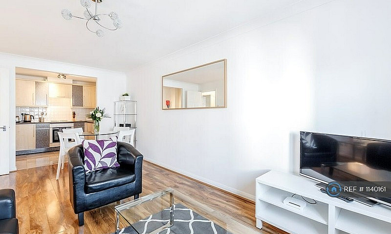 1 Bedroom Flat In Re...