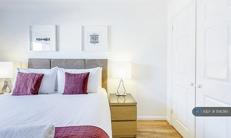 1 Bedroom Flat In Re...