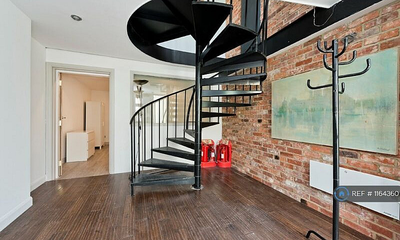 2 Bedroom House In T...
