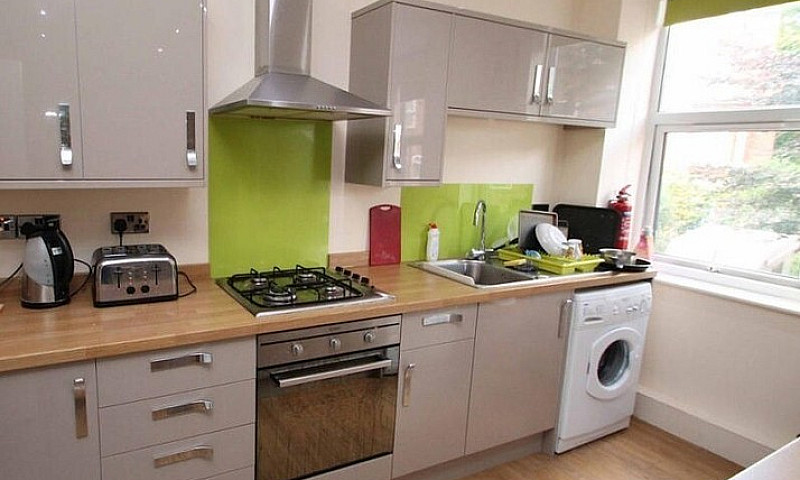 Nottingham - 5 Bed L...