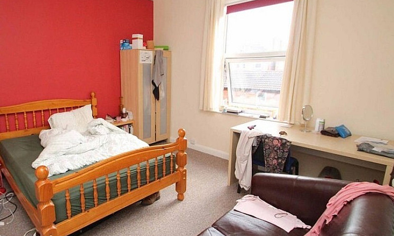 Nottingham - 5 Bed L...