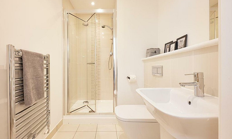 2 Bedroom Flat In Gr...