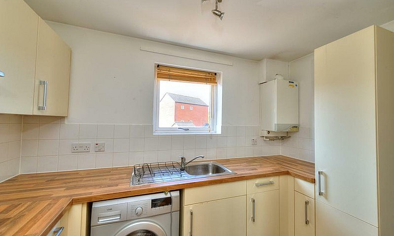 1 Bedroom Flat In Br...