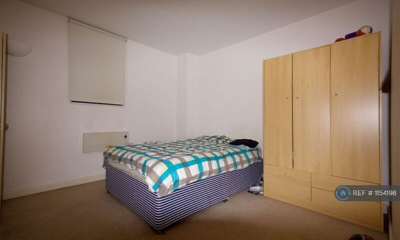 1 Bedroom Flat In Ta...