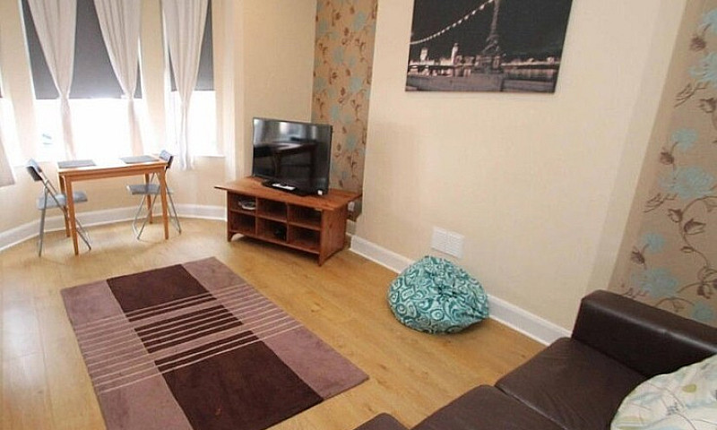 Nottingham - 5 Bed L...