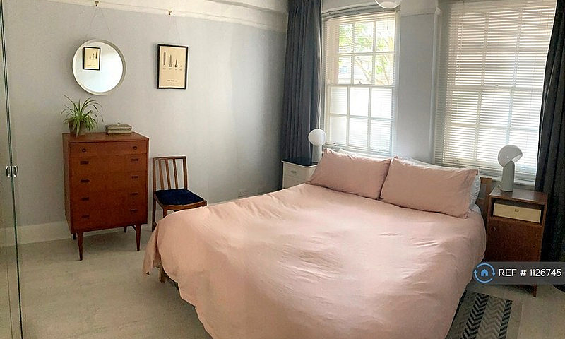 2 Bedroom Flat In Pa...