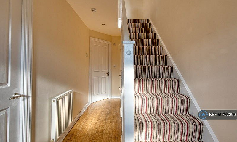 1 Bedroom In Wavers ...