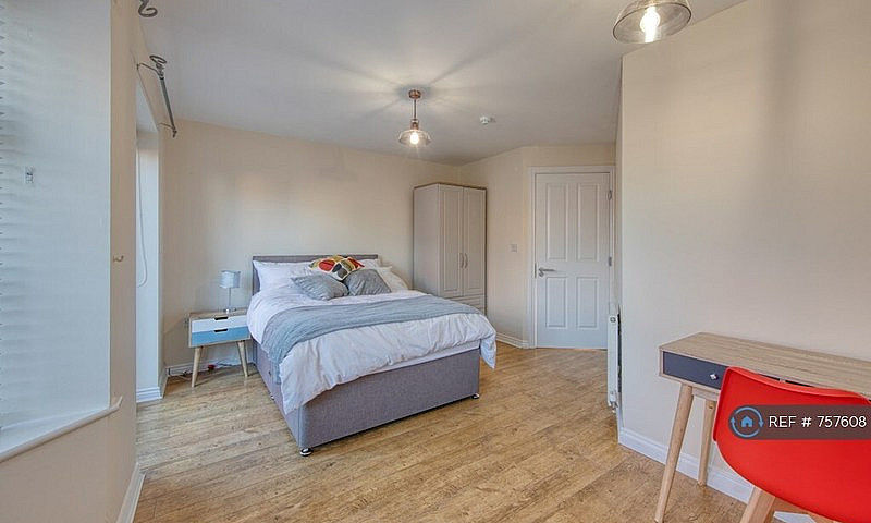 1 Bedroom In Wavers ...