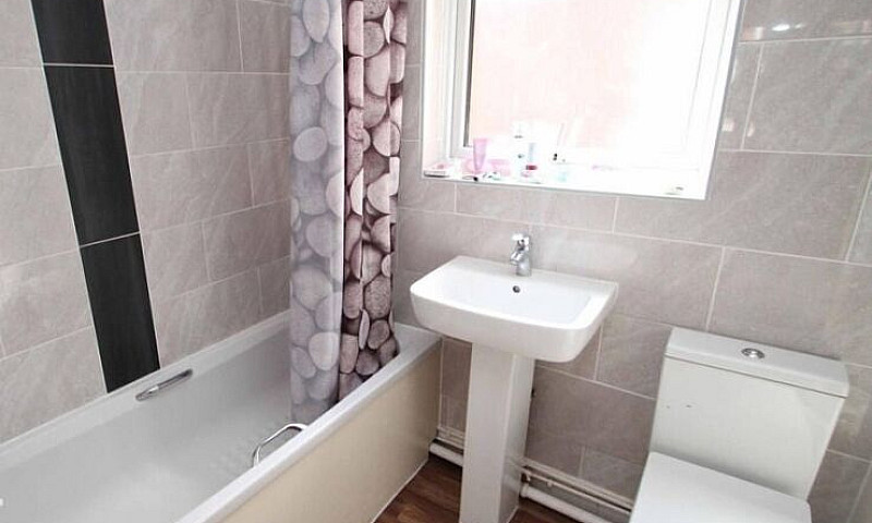Nottingham - 5 Bed L...