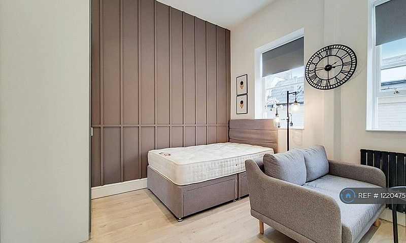 Studio Flat In Glouc...