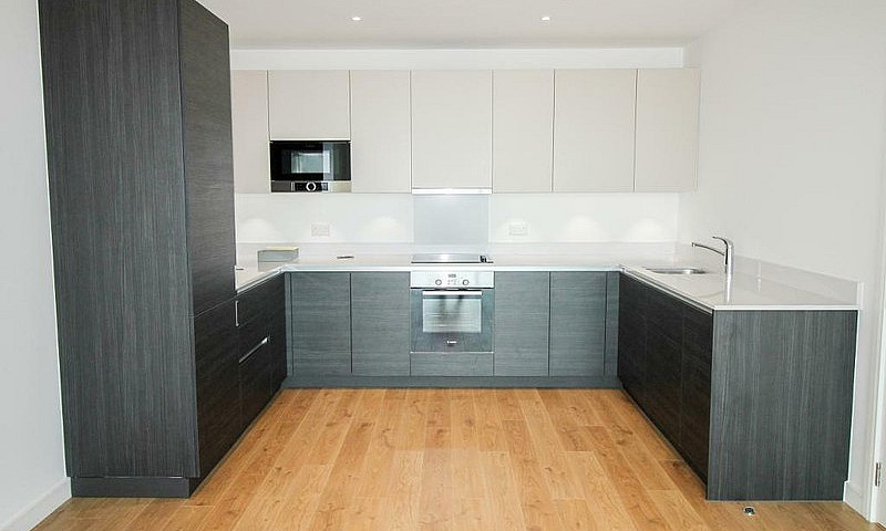 2 Bedroom Flat In Pi...