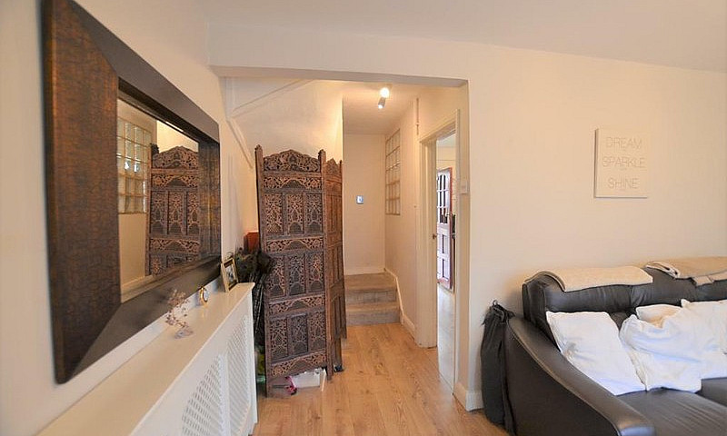 3 Bedroom House In N...