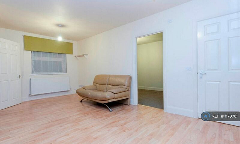 1 Bedroom Flat In Up...